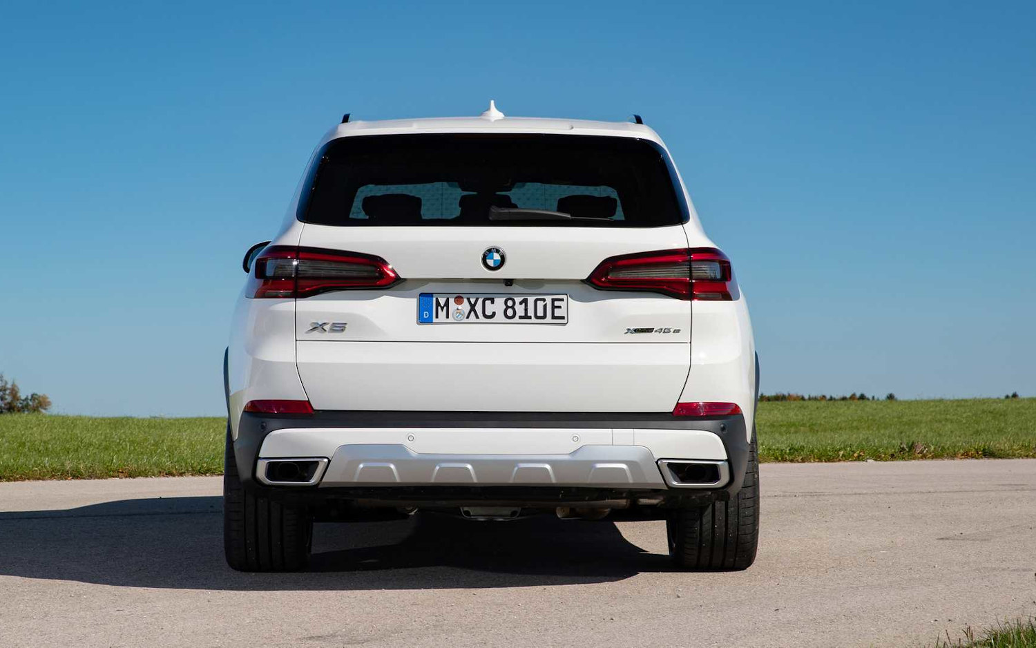 Comparison BMW X5 xDrive45e 2021 vs Toyota Highlander Platinum